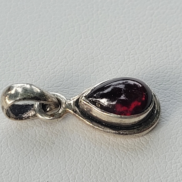 Silver Red Garnet Color Pendant Dainty - Picture 9 of 10